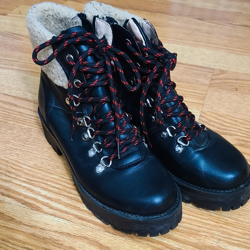 ✨️SALE✨️Steve Madden lace up faux fur combat boots